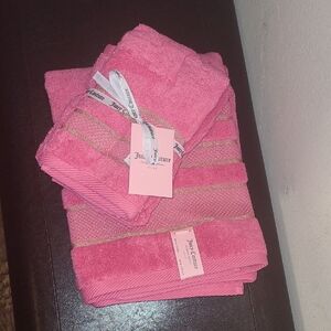 💕NWT 3pc Juicy Couture Pink Towel Set